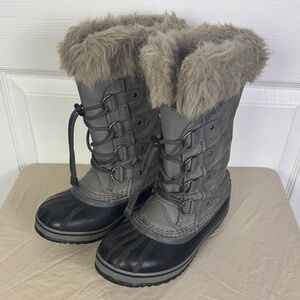 Sorel women’s gray lace up insulated winter boots youth size 3, women’s size 5